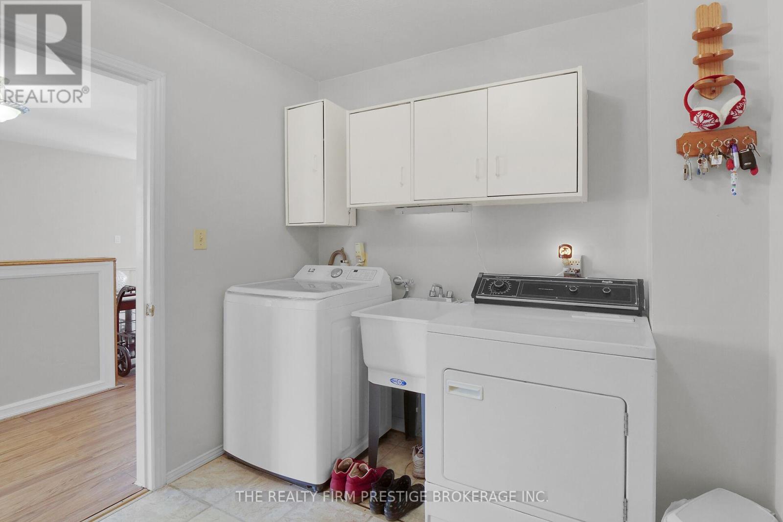 25189 Gray Line, West Elgin, Ontario  N0L 2P0 - Photo 21 - X12040091
