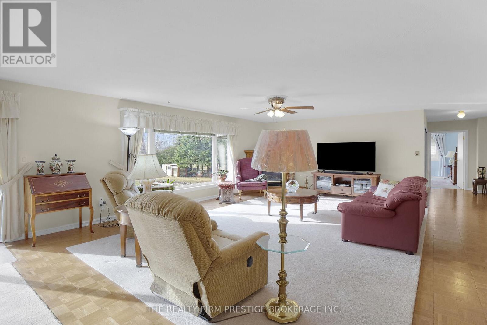25189 Gray Line, West Elgin, Ontario  N0L 2P0 - Photo 6 - X12040091