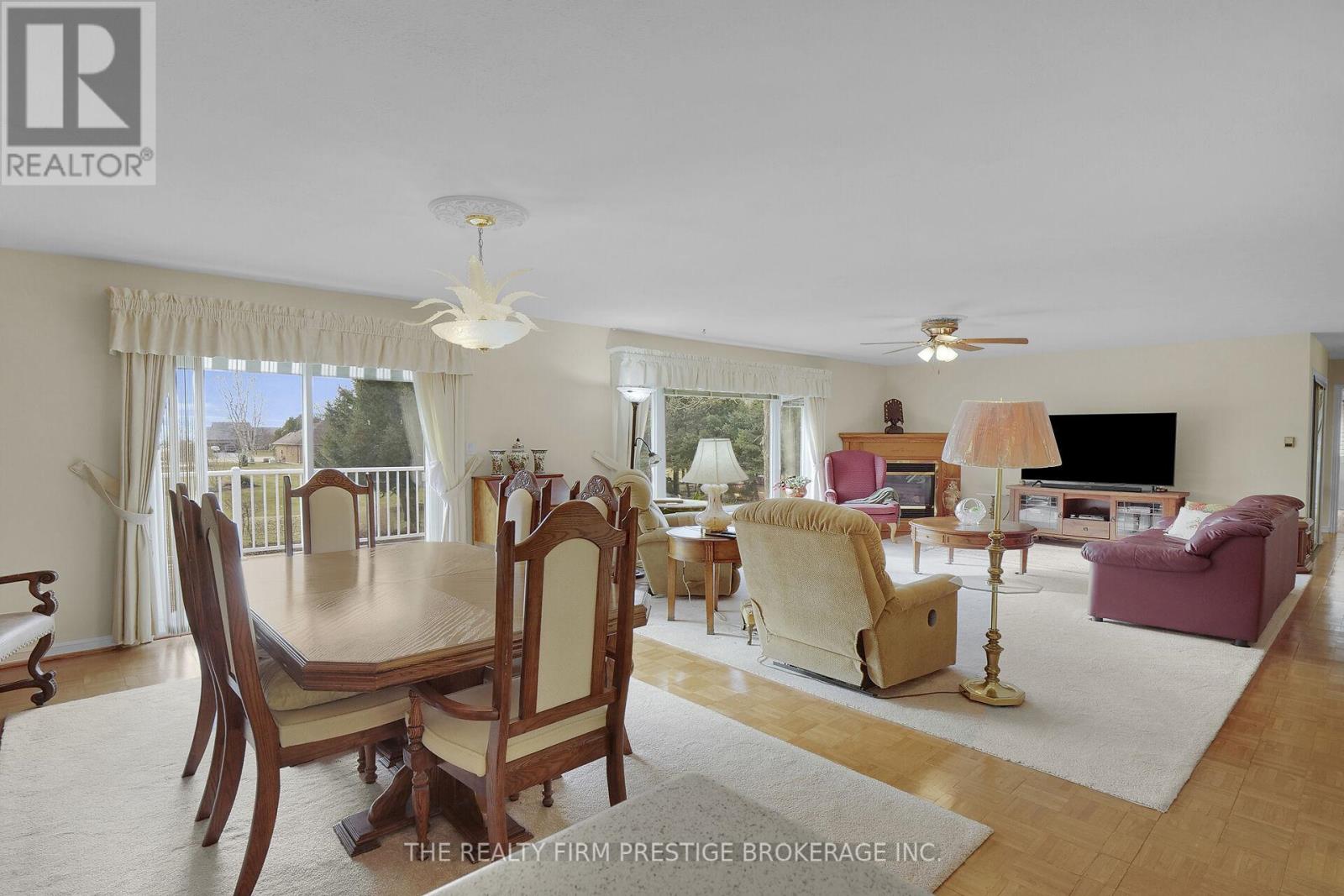 25189 Gray Line, West Elgin, Ontario  N0L 2P0 - Photo 8 - X12040091