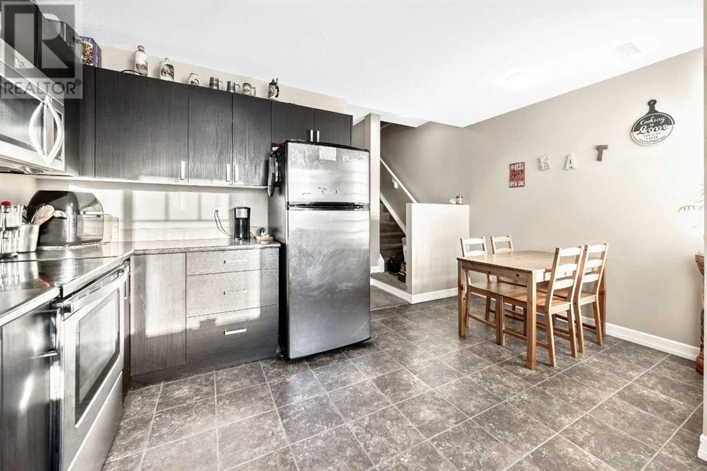 Property at 816, 121 Copperpond Common SE image 4