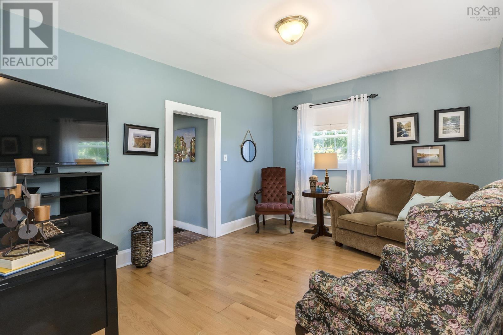 6339 Highway 215, Cheverie, Nova Scotia  B0N 2A0 - Photo 8 - 202505751