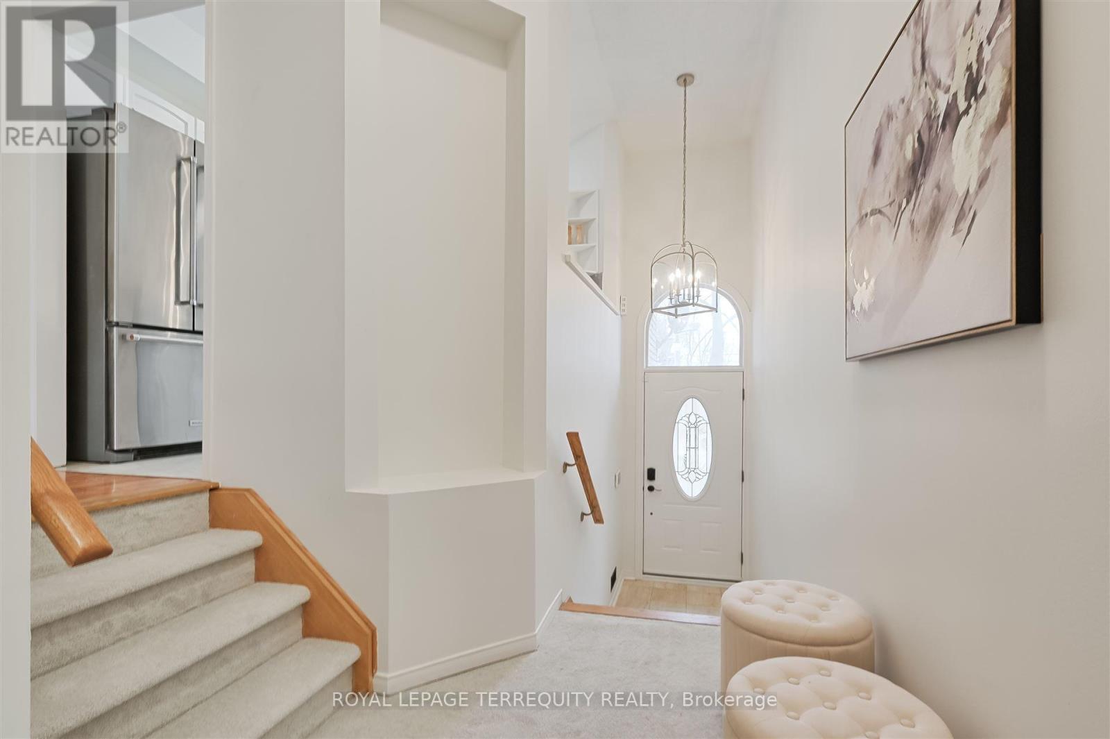 Property at 7 - 176 MANITOBA STREET image 2