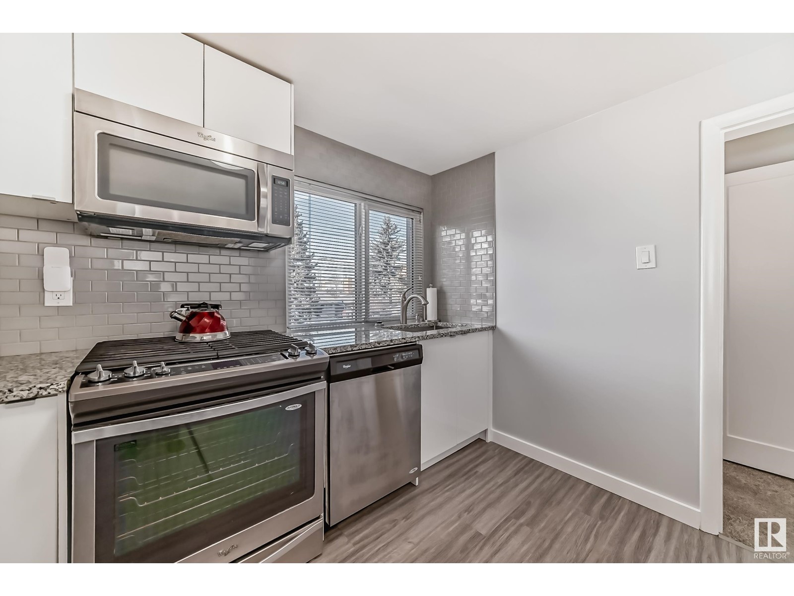Property at 11708 130 ST NW image 3