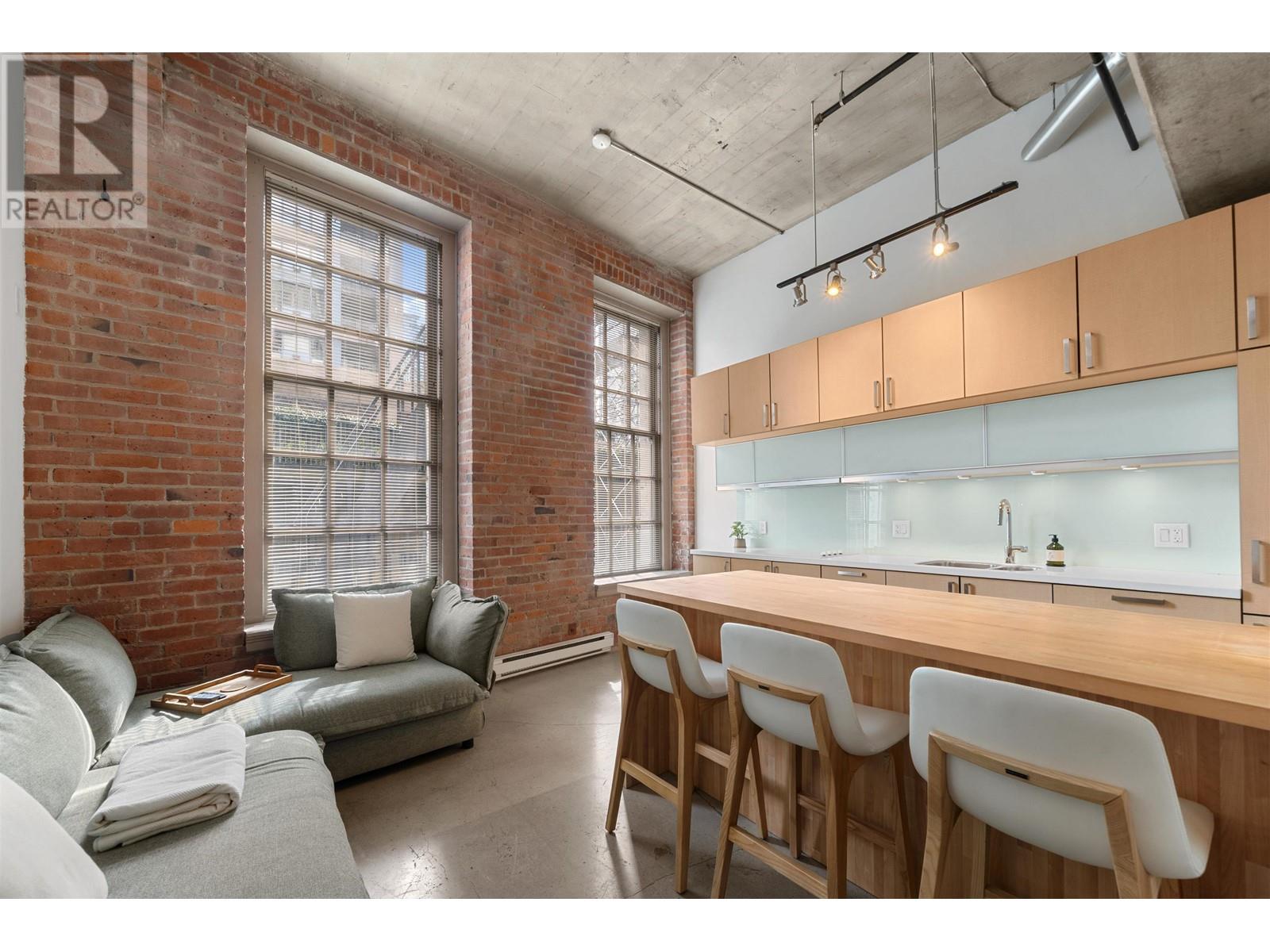 103 546 BEATTY STREET, vancouver, British Columbia