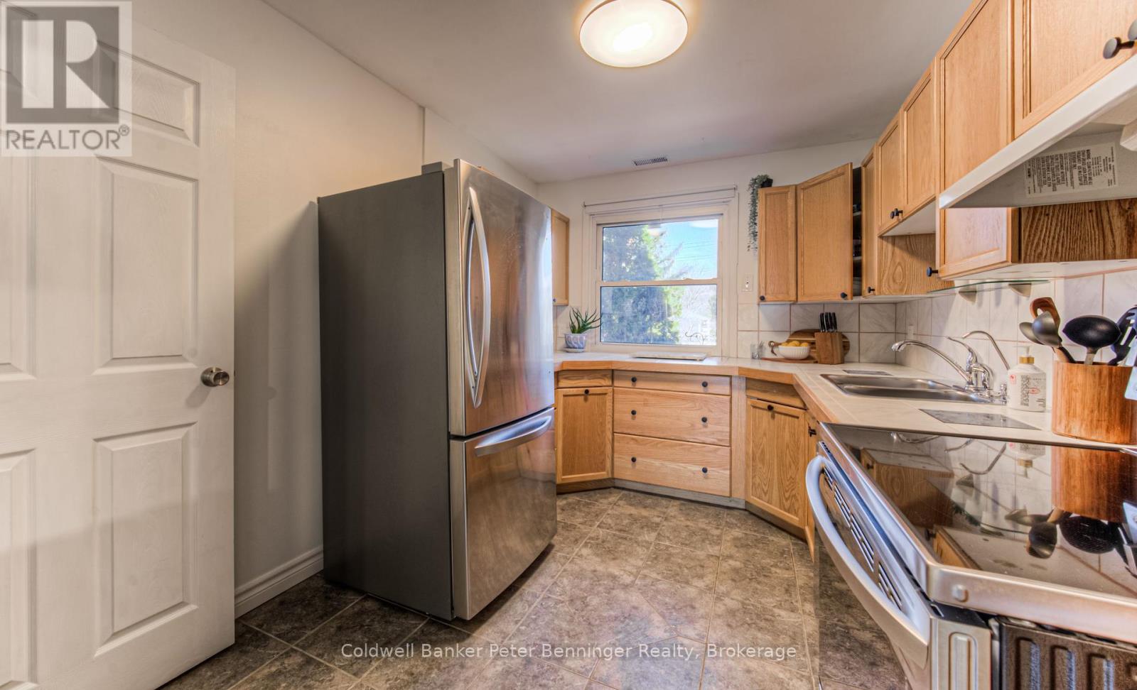 D - 651 Albert Street, Waterloo, Ontario  N2L 3V5 - Photo 6 - X12040228