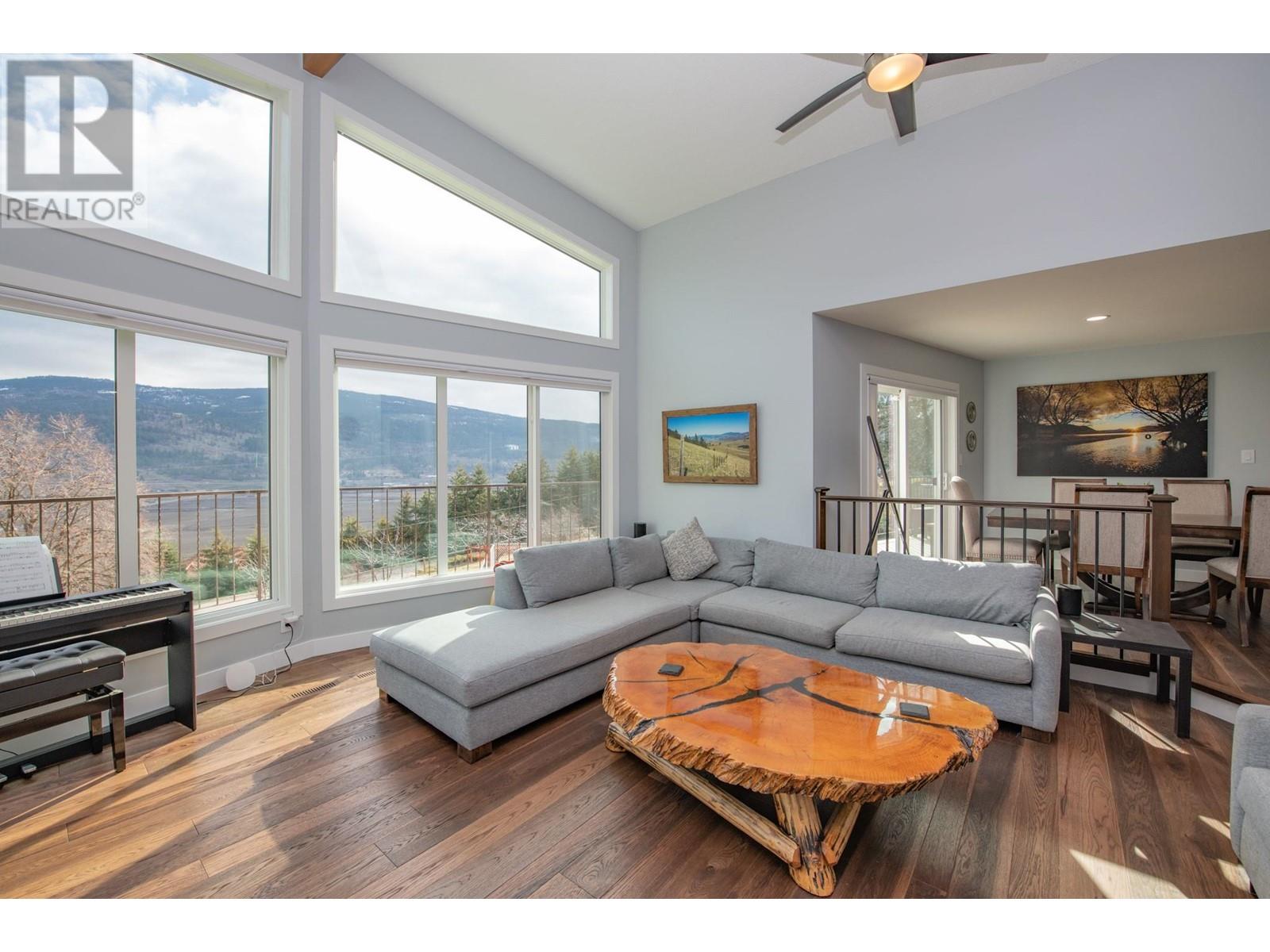 Property at 171 Overlook Place image 4