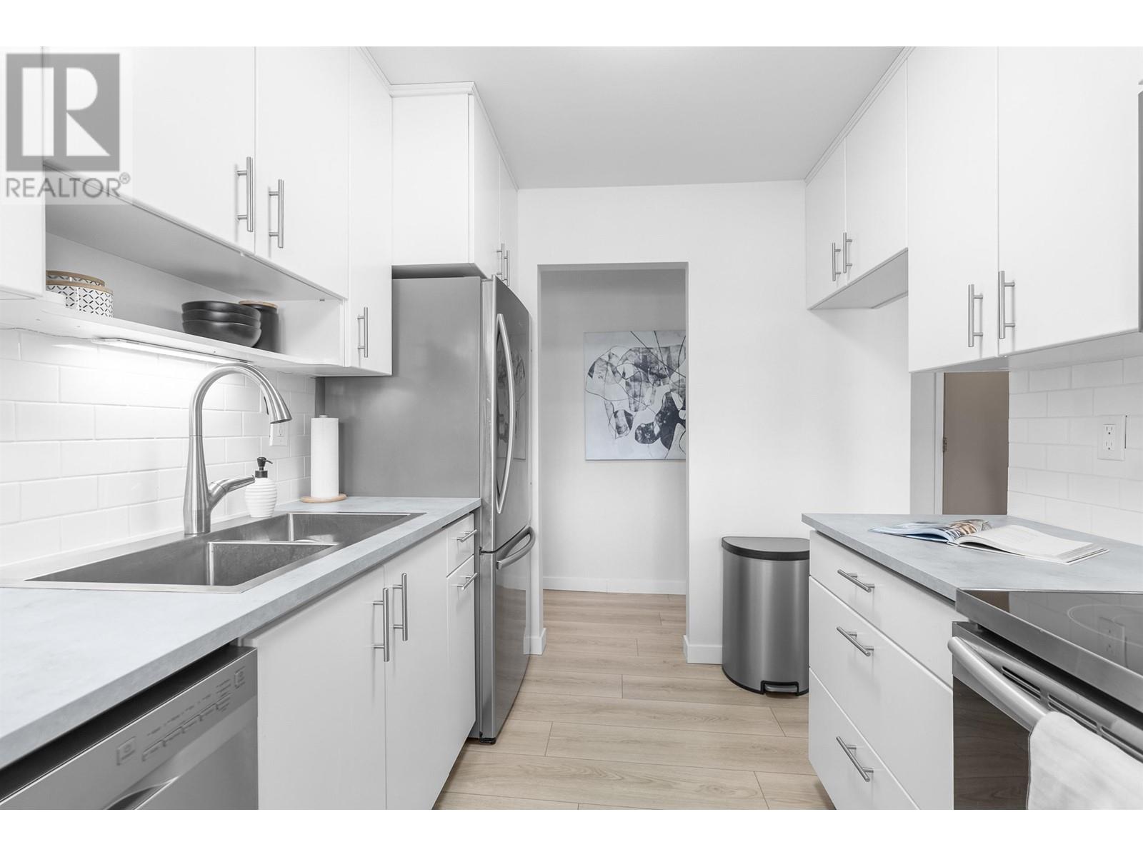 204 1721 St. Georges Avenue, North Vancouver, British Columbia  V7L 3J8 - Photo 4 - R2964682