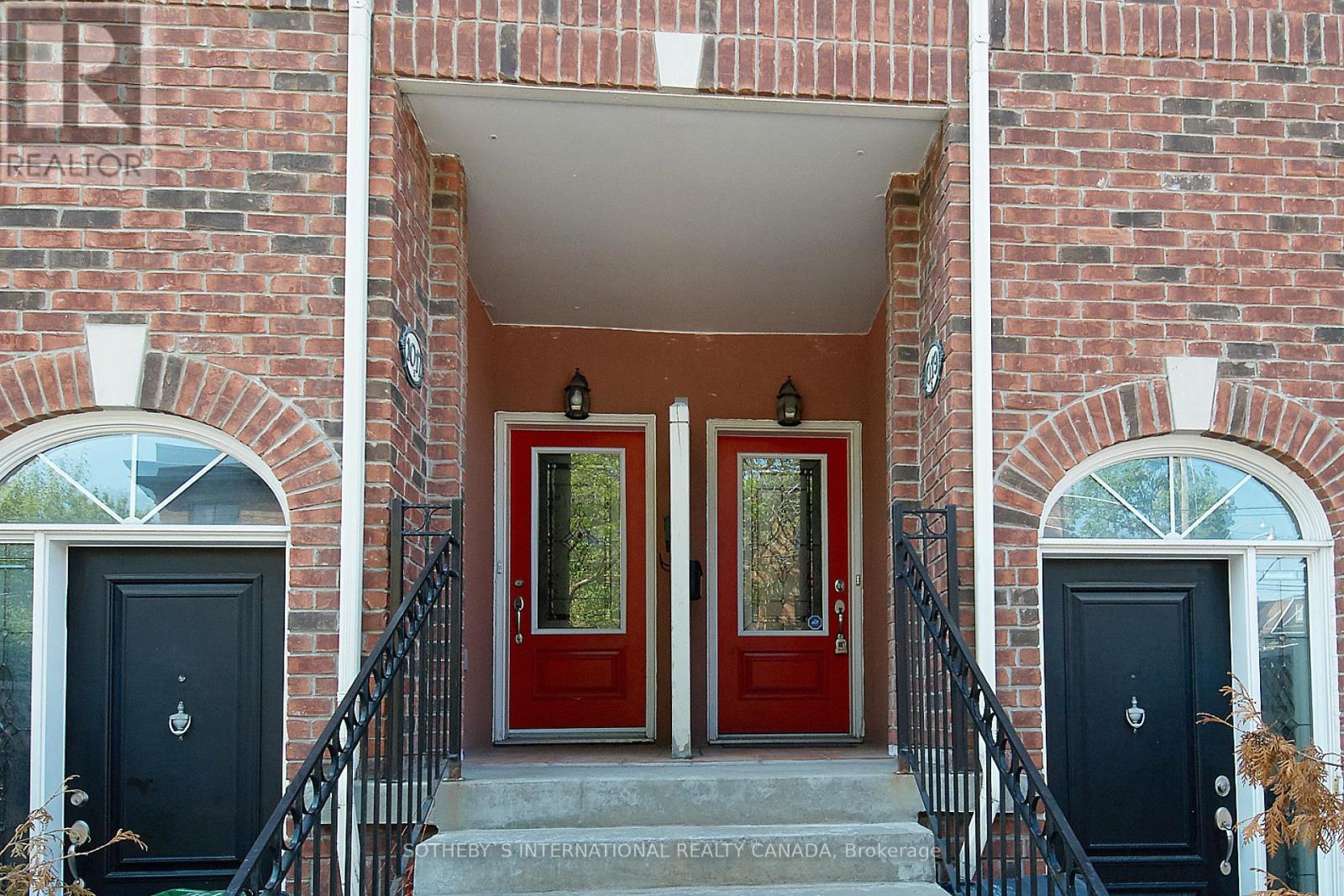 Property at 1019B COLLEGE STREET image 4