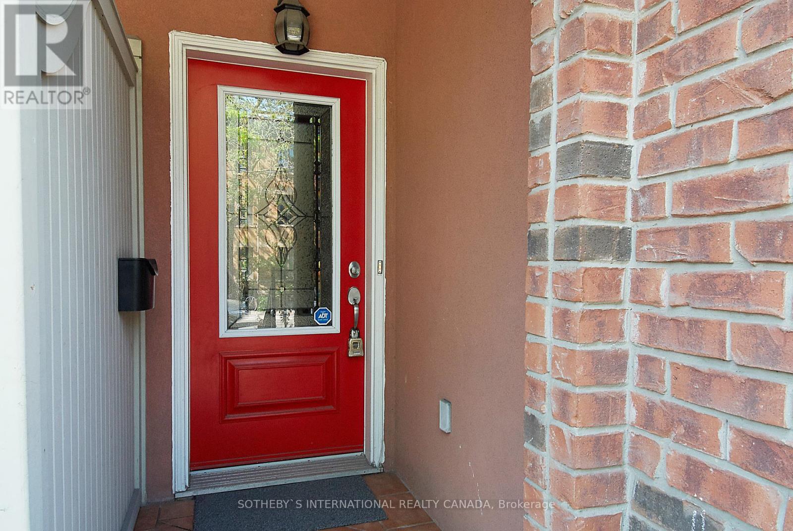Property at 1019B COLLEGE STREET image 5