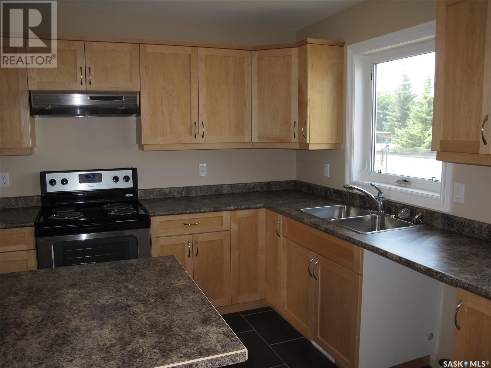 438 13th Street W, Prince Albert, Saskatchewan  S6V 3G5 - Photo 3 - SK999611