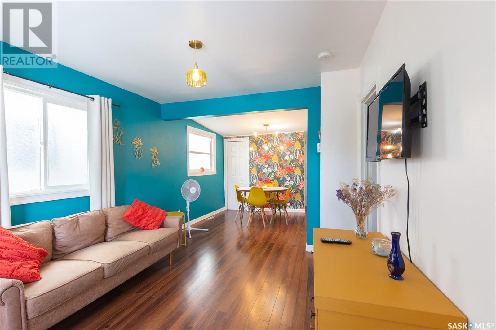 Property at 855 Cartier AVENUE image 4