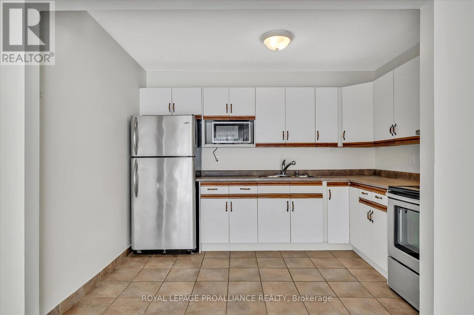 109 - 136 Ware Street, Peterborough, Ontario  K9J 2B8 - Photo 11 - X12040343