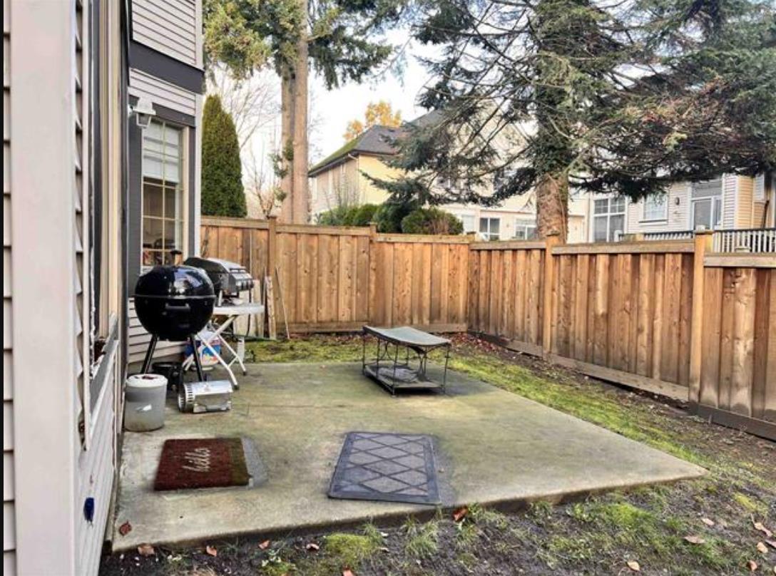 Property at 6 15840 84 AVENUE image 3