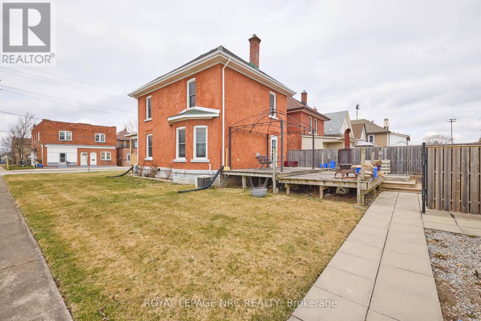 160 Burgar Street, Welland, Ontario  L3B 2S8 - Photo 40 - X12040438