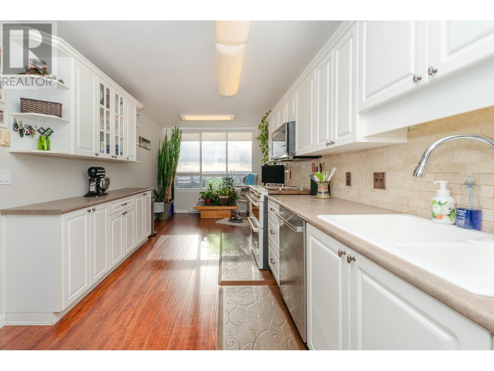 1901 551 Austin Avenue, Coquitlam, British Columbia  V3K 6R7 - Photo 10 - R2949879