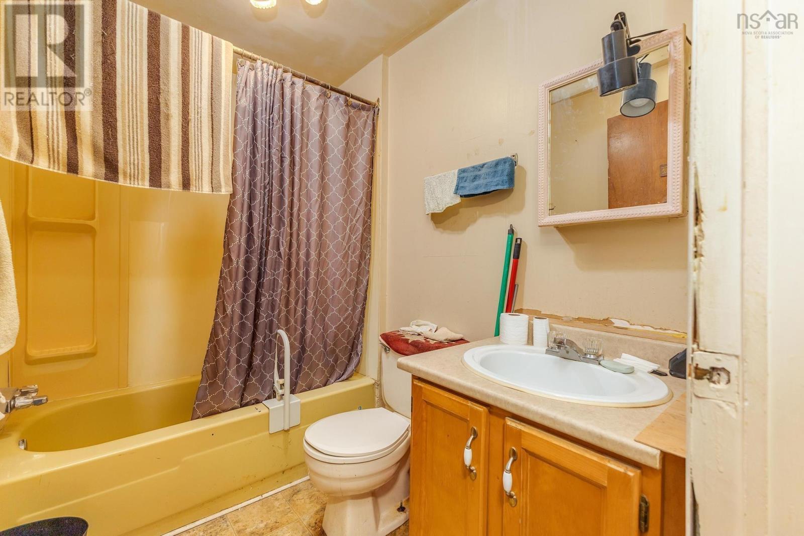 39 Elm Street, Truro, Nova Scotia  B2N 3H5 - Photo 9 - 202501778