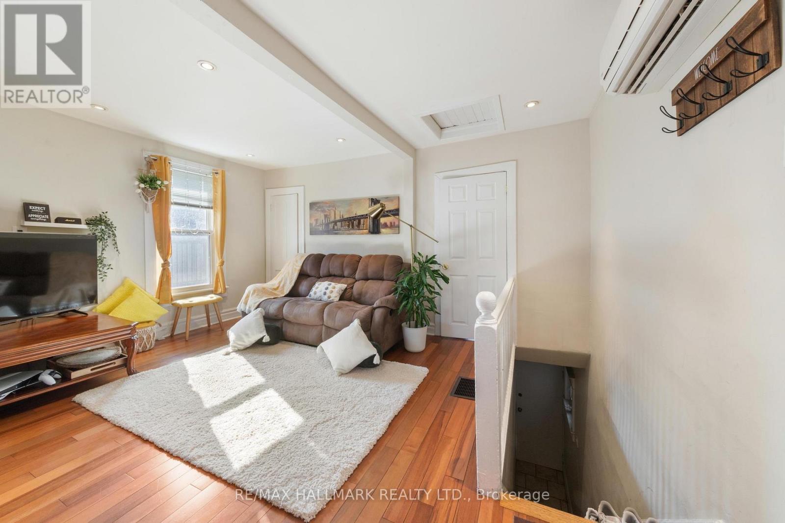 Property at 25 NORWOOD TERRACE image 3