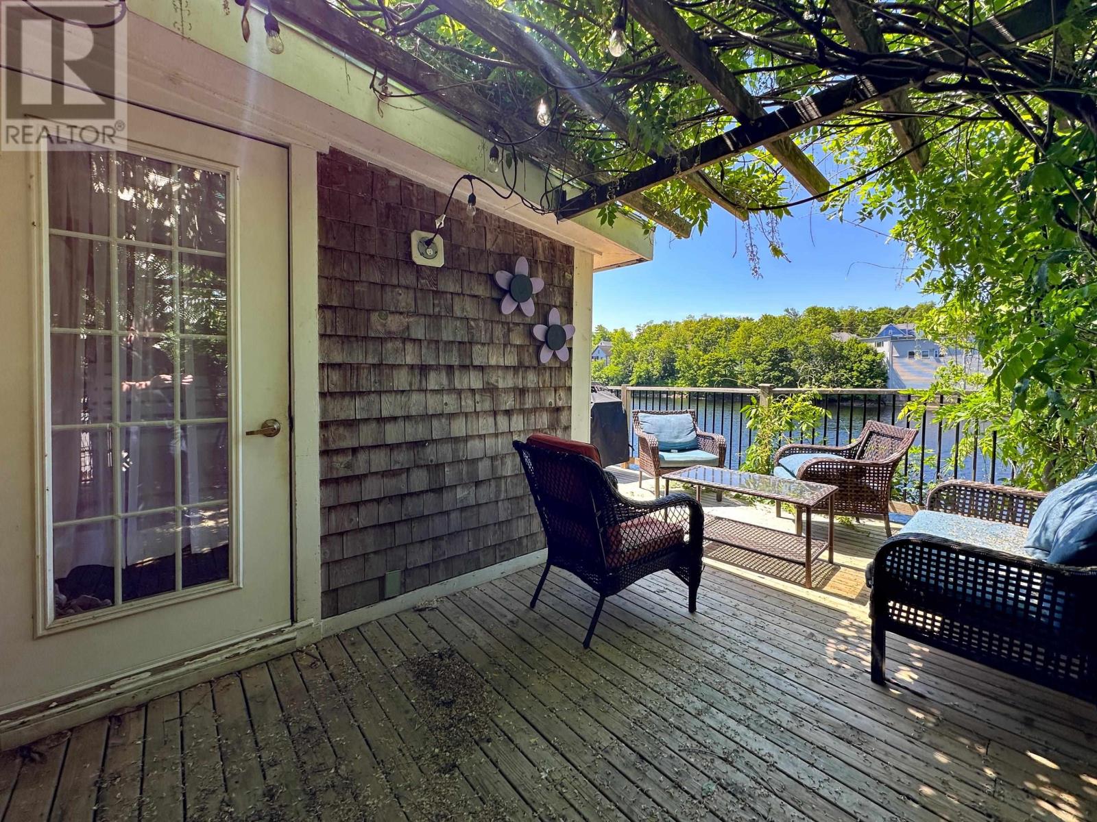 553 Lahave Street, Bridgewater, Nova Scotia  B4V 2V1 - Photo 3 - 202500865