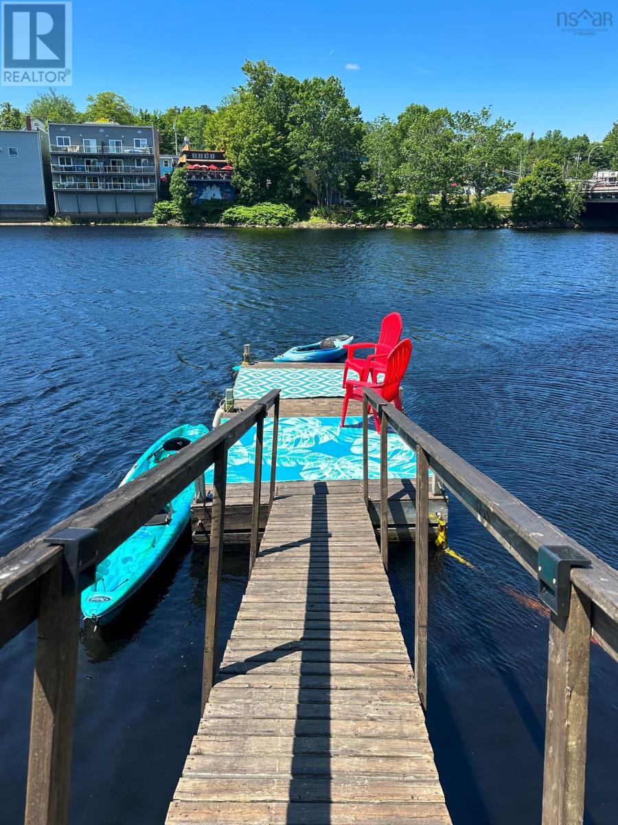 553 Lahave Street, Bridgewater, Nova Scotia  B4V 2V1 - Photo 9 - 202500865