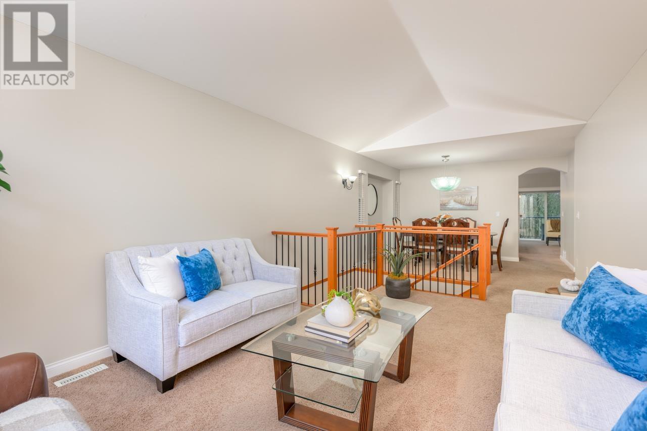 24088 109 Avenue, Maple Ridge, British Columbia  V2W 1Z4 - Photo 5 - R2981704