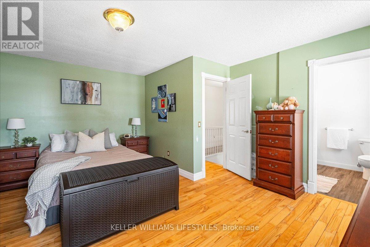 2752 Longwoods Road, Southwest Middlesex, Ontario  N0L 1M0 - Photo 13 - X11990684