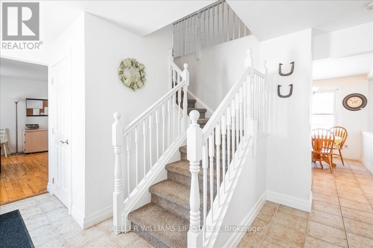 2752 Longwoods Road, Southwest Middlesex, Ontario  N0L 1M0 - Photo 2 - X11990684
