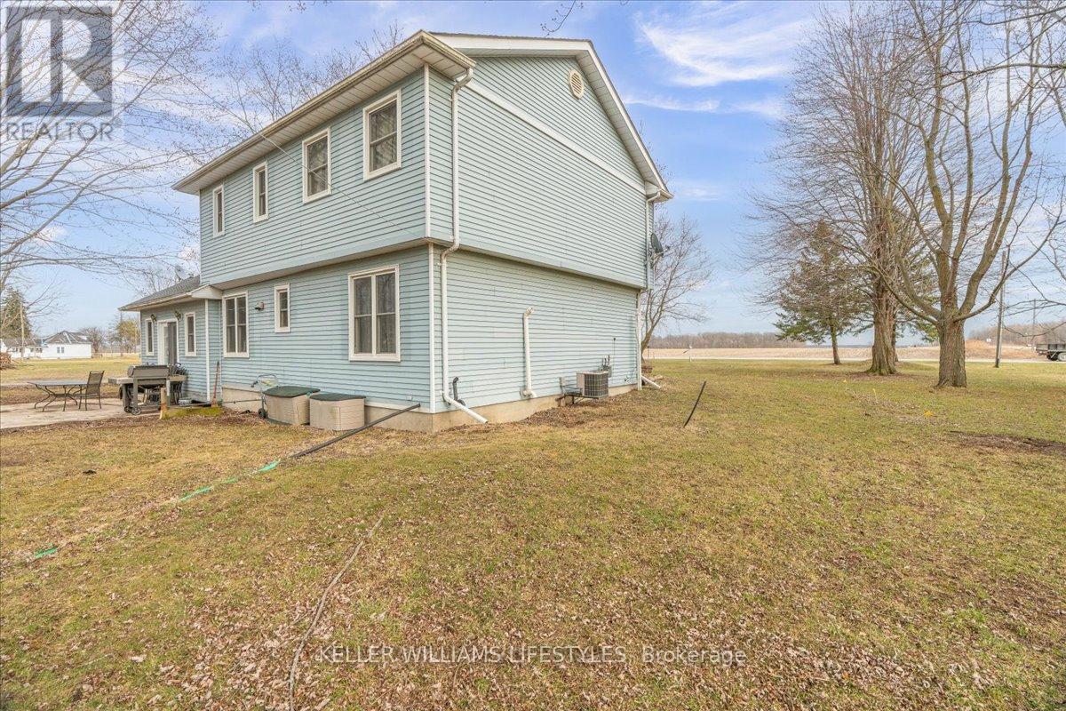 2752 Longwoods Road, Southwest Middlesex, Ontario  N0L 1M0 - Photo 22 - X11990684