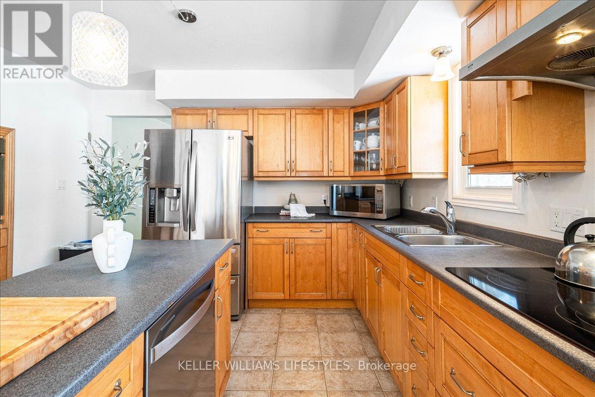 2752 Longwoods Road, Southwest Middlesex, Ontario  N0L 1M0 - Photo 6 - X11990684