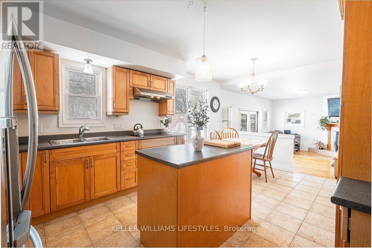 2752 Longwoods Road, Southwest Middlesex, Ontario  N0L 1M0 - Photo 8 - X11990684