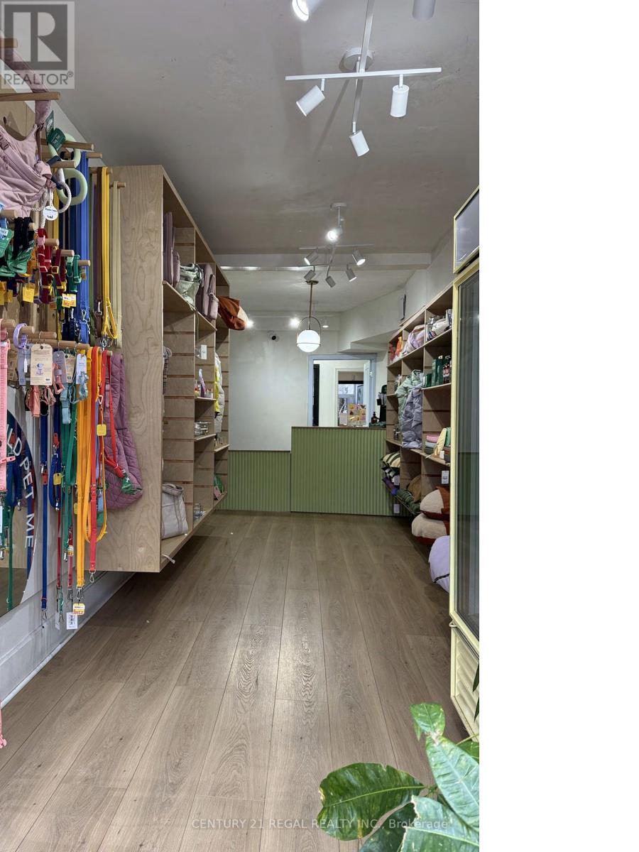 Property at 801 DUNDAS STREET W image 1