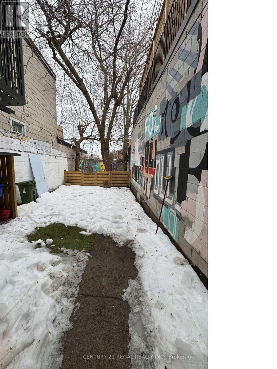 801 Dundas Street W, Toronto, Ontario  M6J 1V2 - Photo 22 - C12040568