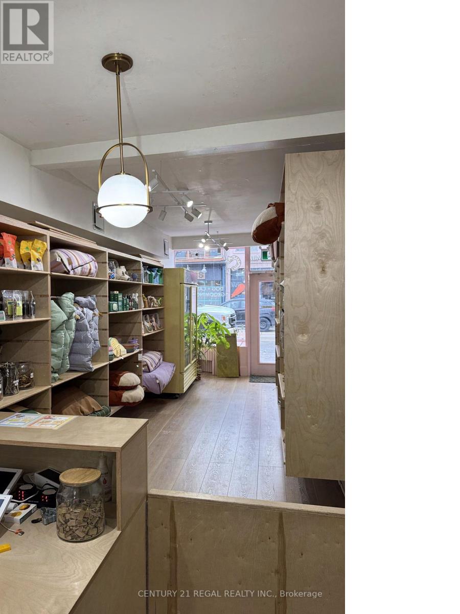 Property at 801 DUNDAS STREET W image 4
