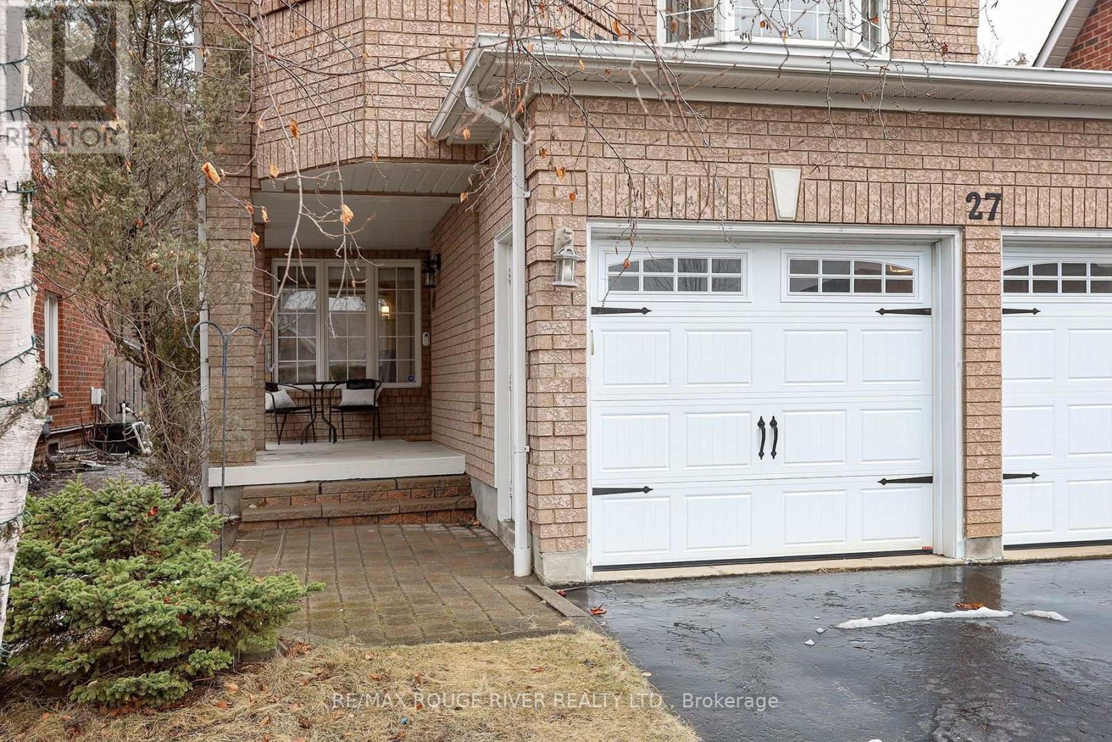 Property at 27 MARKWOOD CRESCENT image 2