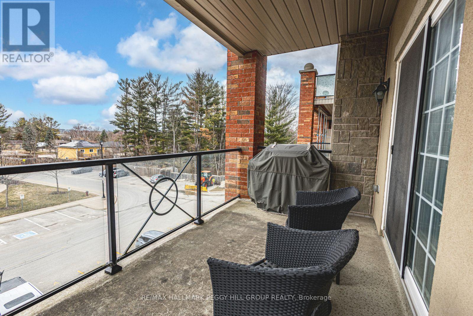 305 - 43 Ferndale Drive S, Barrie (Ardagh), Ontario  L4N 5W6 - Photo 10 - S12040545