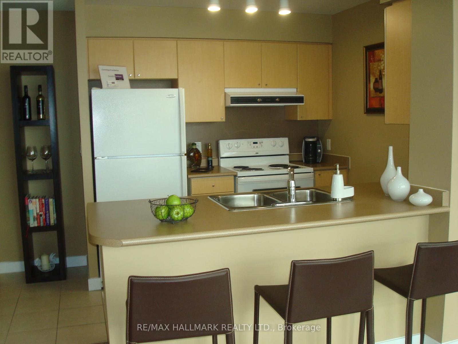 1708 - 5191 Dundas Street W, Toronto, Ontario  M9A 0B2 - Photo 4 - W12040265