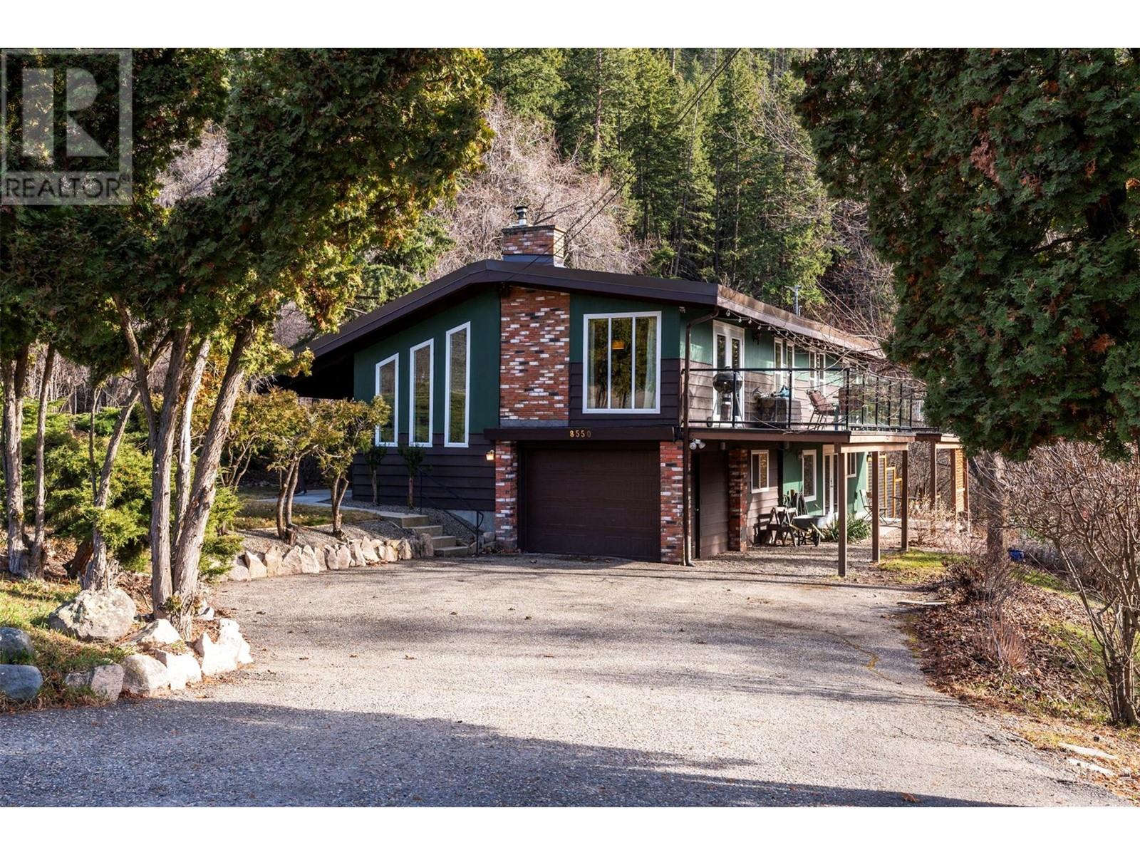 Property at 8550 Harbour Heights Road image 1