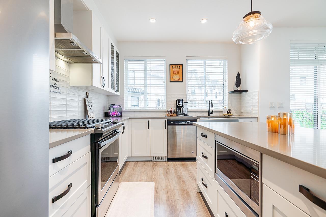 26 5945 176a Street, Surrey, British Columbia  V3S 0A2 - Photo 4 - R2980982