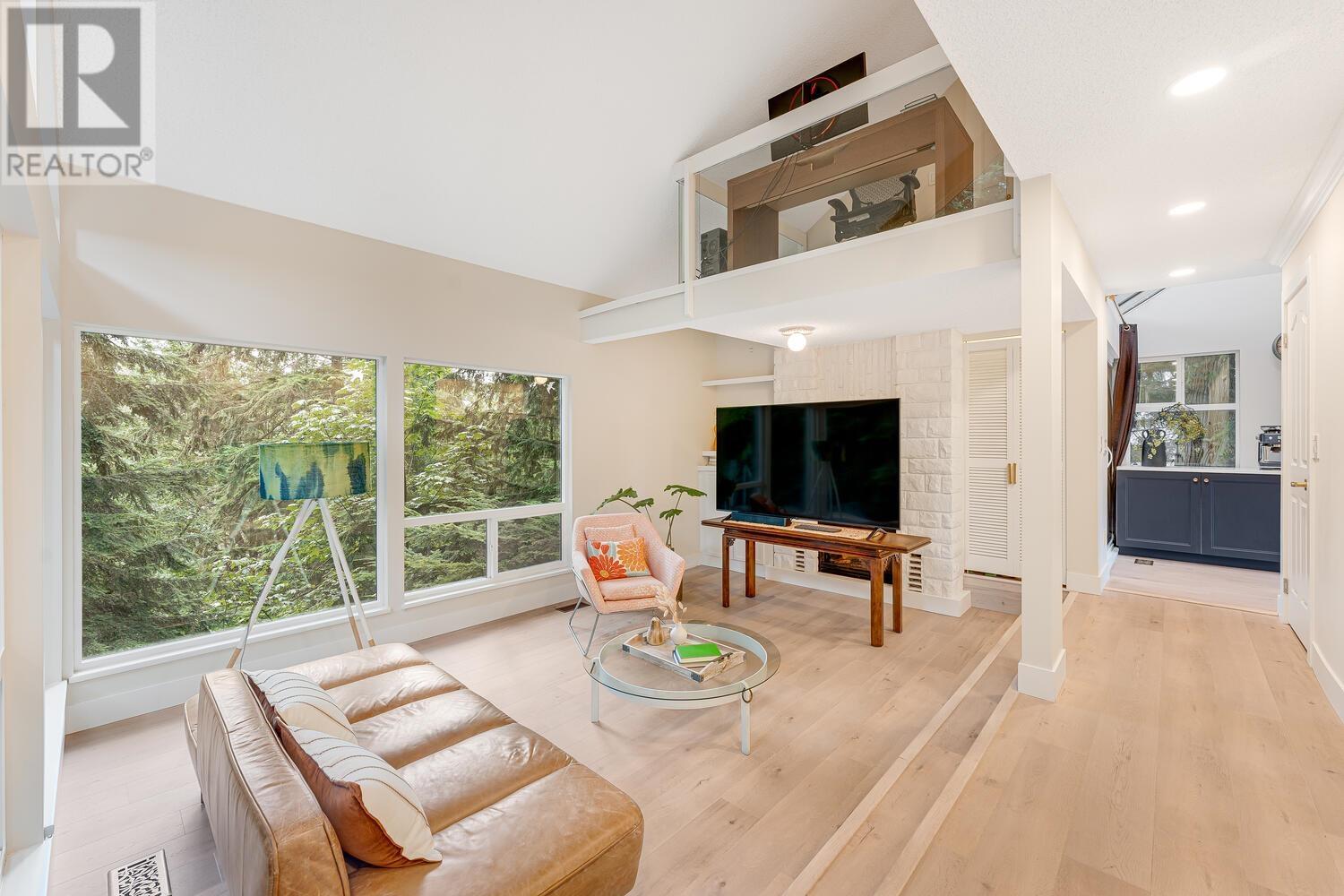 1351 Charter Hill Drive, Coquitlam, British Columbia  V3E 1P1 - Photo 16 - R2964975