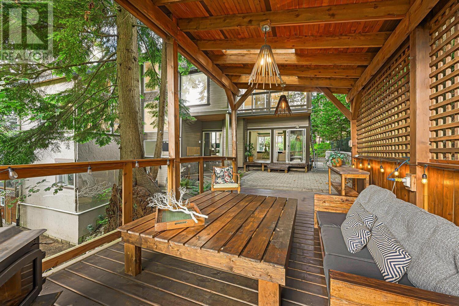 1351 Charter Hill Drive, Coquitlam, British Columbia  V3E 1P1 - Photo 11 - R2964975