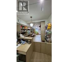 801 DUNDAS STREET W, Toronto, Ontario