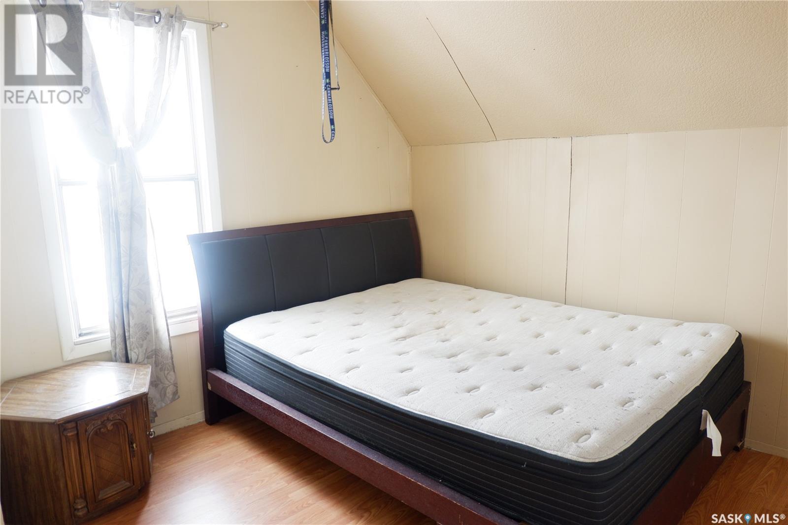 405 4th Avenue E, Assiniboia, Saskatchewan  S0H 0B0 - Photo 17 - SK999610