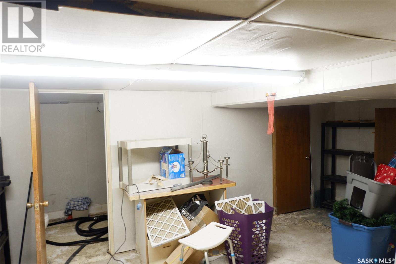 405 4th Avenue E, Assiniboia, Saskatchewan  S0H 0B0 - Photo 24 - SK999610