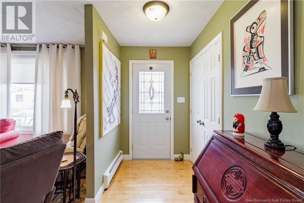 Property at 7 McLaren Crescent image 4