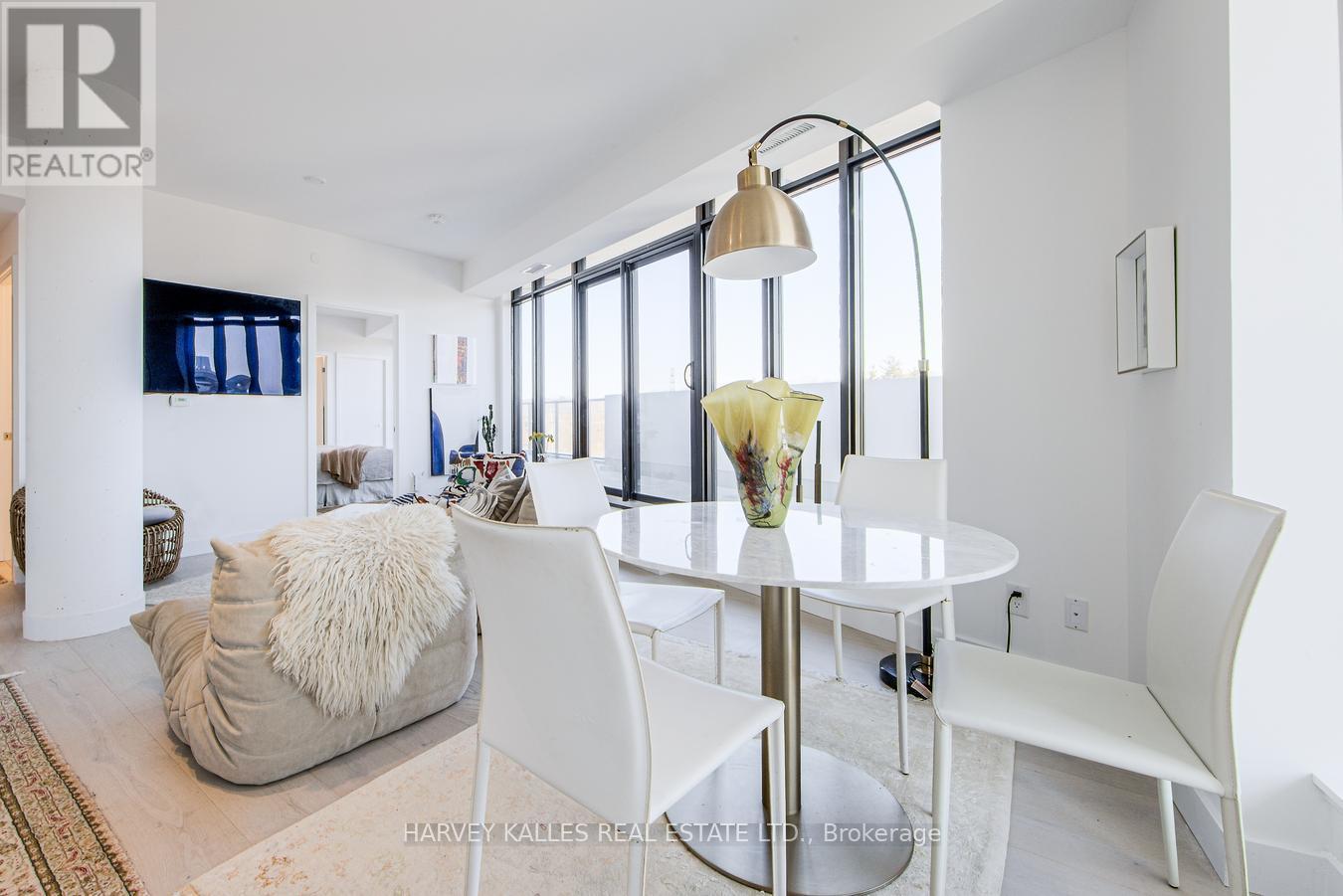 Property at 413 - 160 KINGSWAY CRESCENT image 4