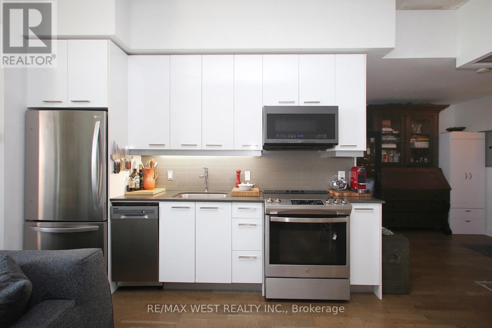 403 - 2 Gladstone Avenue E, Toronto, Ontario  M6J 1J6 - Photo 10 - C12039761