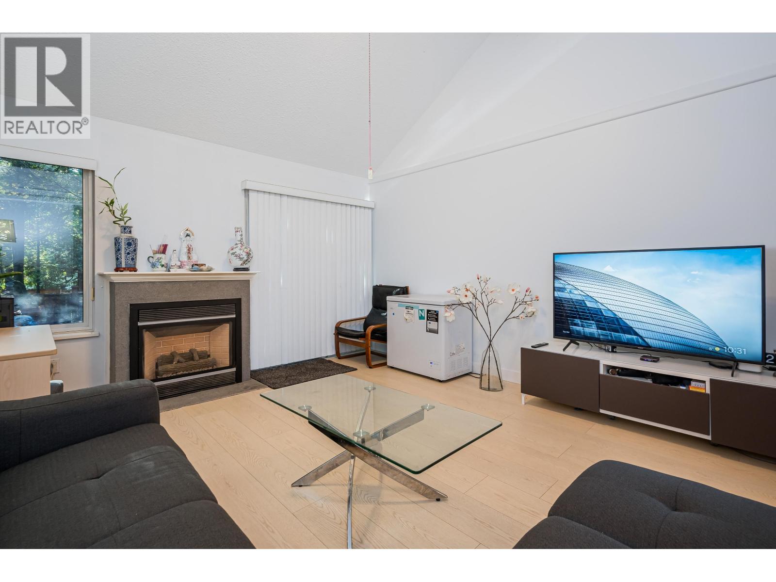 4814 Fernglen Drive, Burnaby, British Columbia  V5G 3V7 - Photo 4 - R2981740