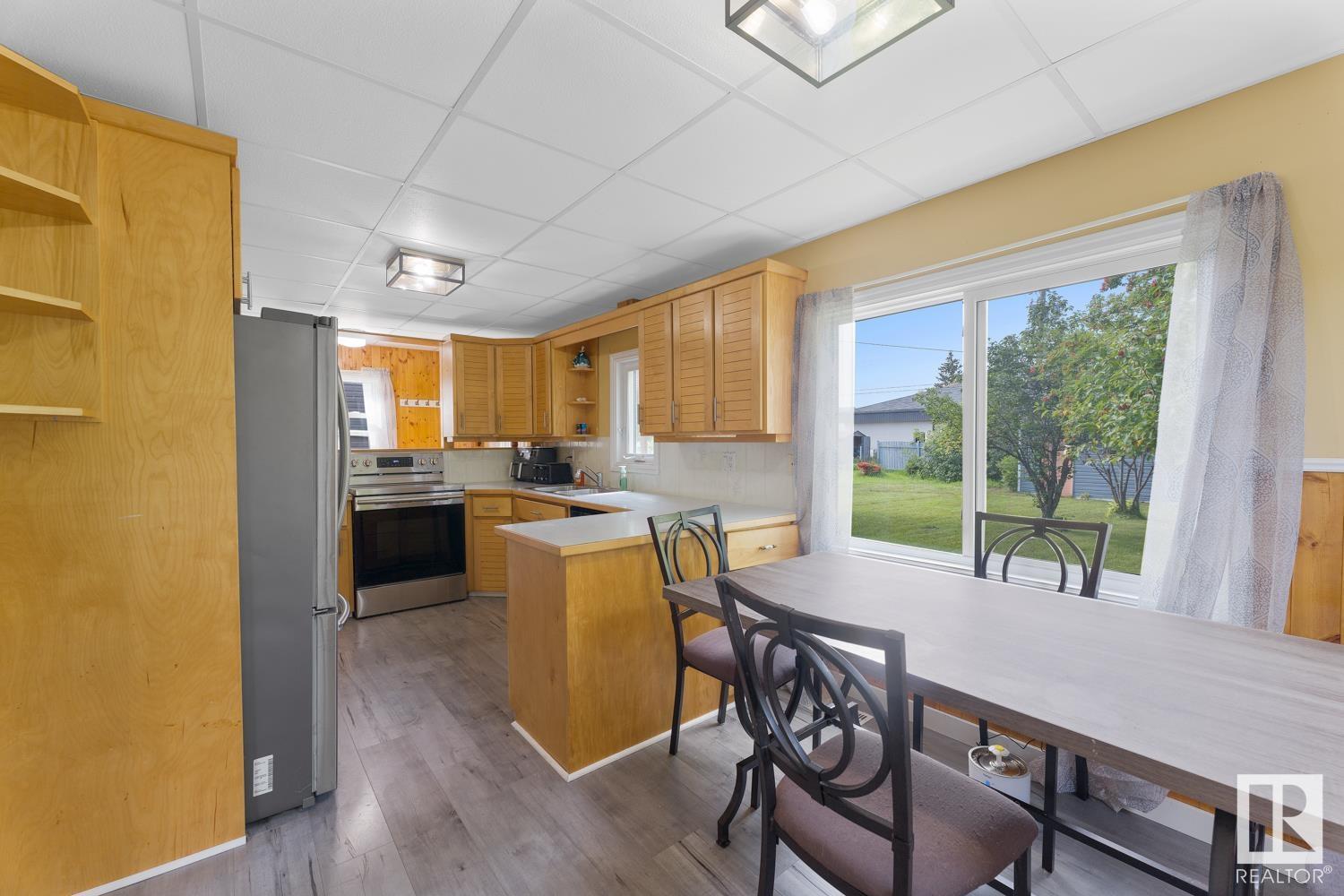 Property at 5112 49 ST image 4