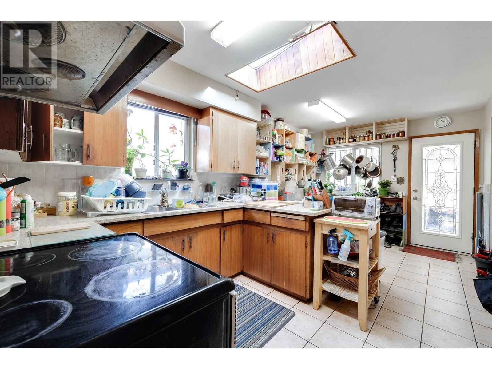 5888 Ormidale Street, Vancouver, British Columbia  V5R 4R3 - Photo 7 - R2981580
