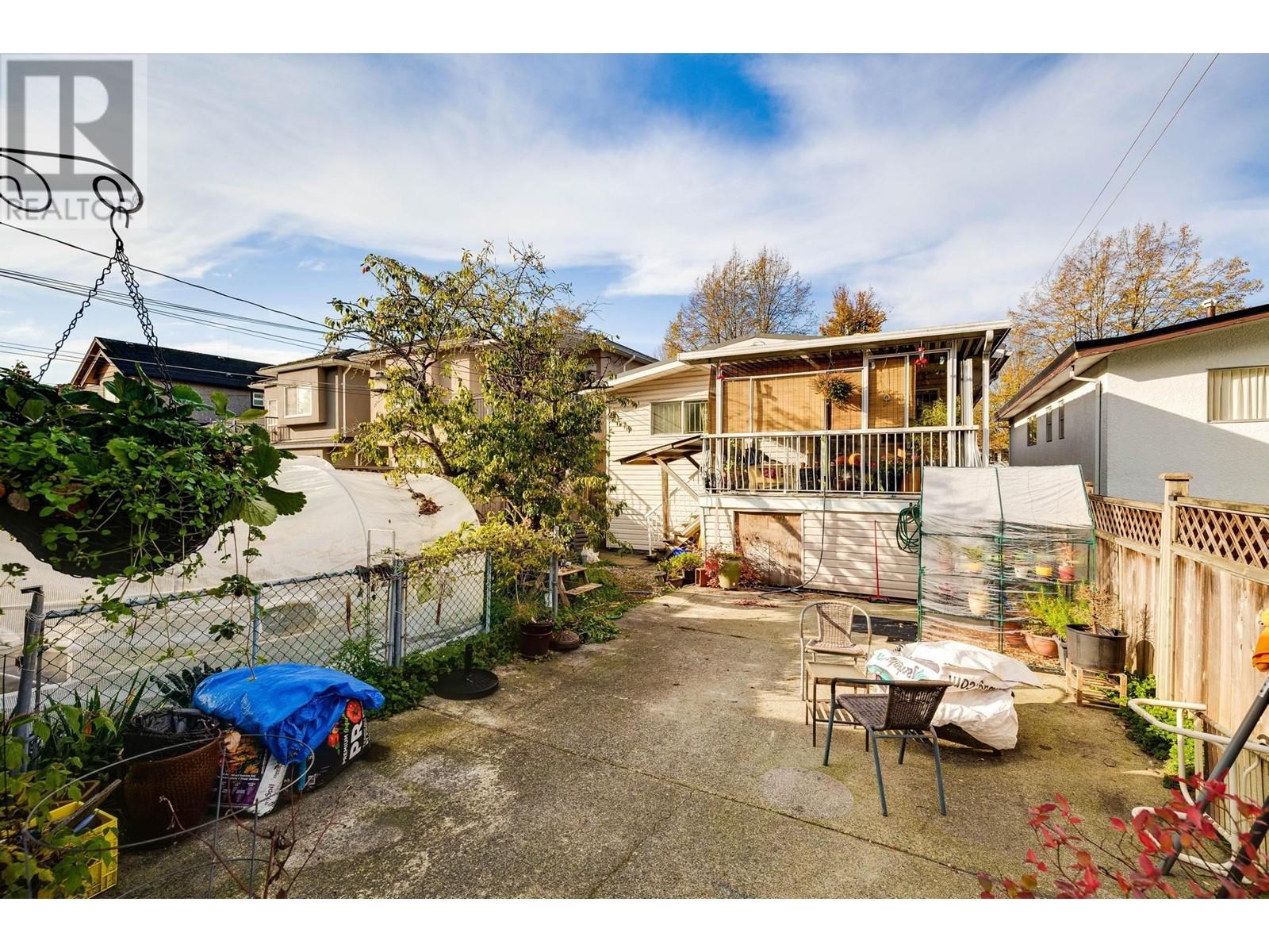 5888 Ormidale Street, Vancouver, British Columbia  V5R 4R3 - Photo 3 - R2981580