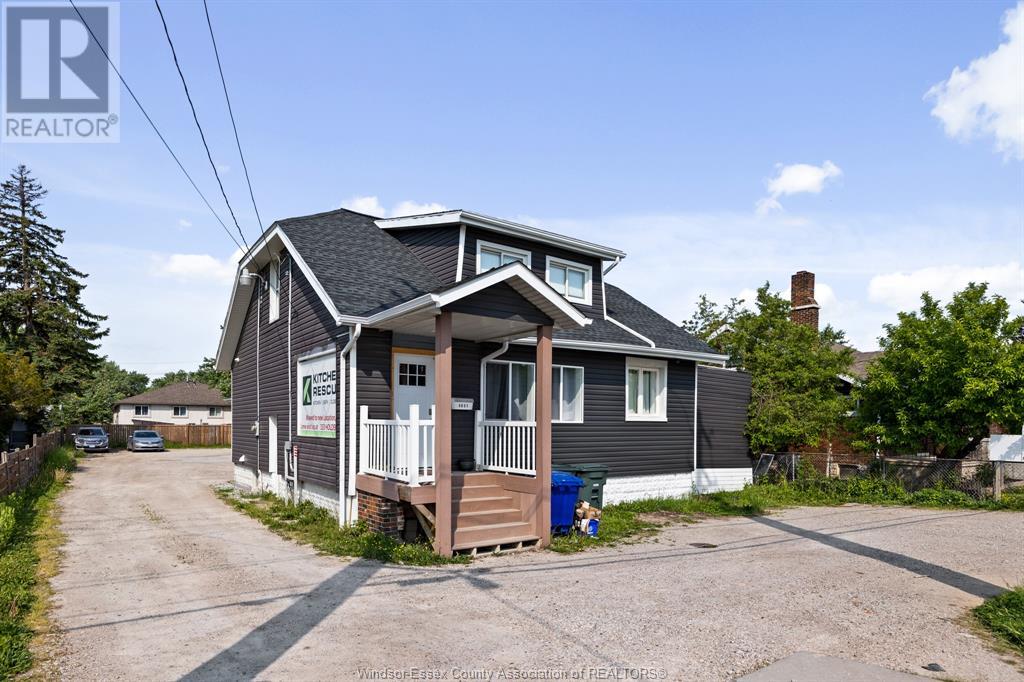 Property at 3021 WALKER image 2
